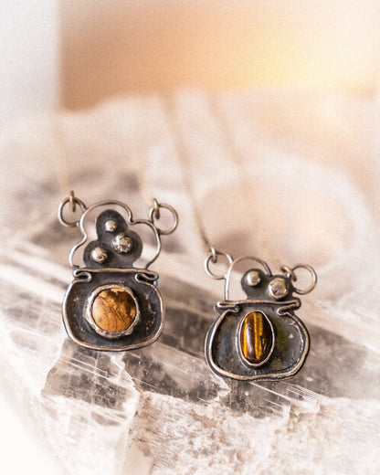 ✧ Cauldron of Sight Necklace